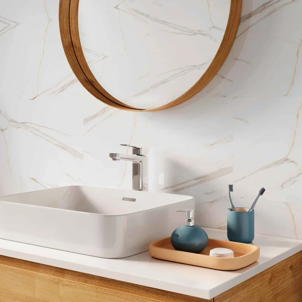 SPC zidni panel Vilo Calacatta White – primena u kupatilu