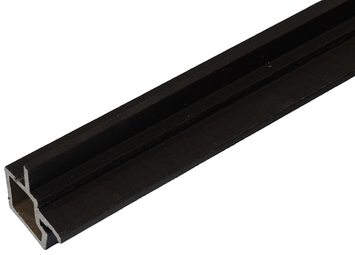 WPC fasadni ugao Barcode Black – 2900 × 58 × 52 mm WPC fasadni ugao Barcode Black – 2900 × 58 × 52 mm